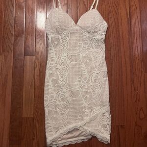 Elegant Lace Bodycon Dress Xenia Boutique White Floral Lace Bodycon Dress